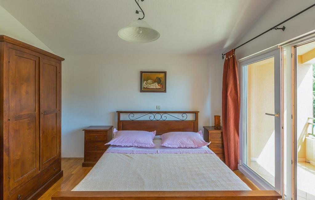 Tara - By Guide Apartma Makarska